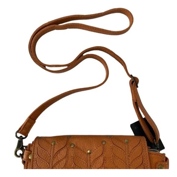 NWT DAY & MOOD Tan Cognac Leather Leaf Inlay Small Round Crossbody Bag Purse - Picture 5 of 10